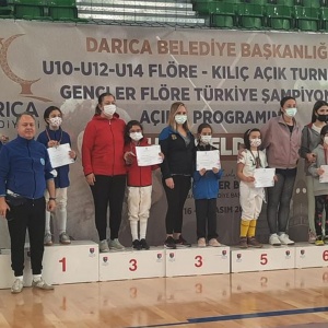 Our athlete Toprak Öğün came in 3rd in the U10 Foil Open Tournament held in Kocaeli. Congratulations to our athlete and his trainer.(17.11.2021)